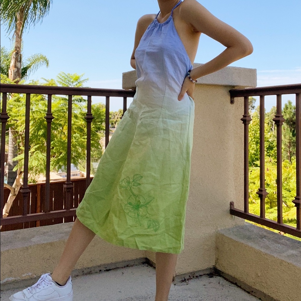 ❌ SOLD ❌ Open-back ombre halter dress